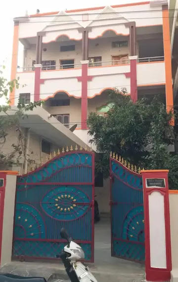 253 Sq Yds East Facing 3 Floor House for Sale at Vishnupuri Kazipet